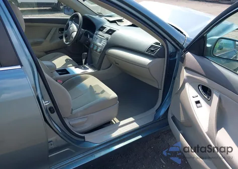 2009 Toyota Camry Le z USA, uszkodzony, nr VIN 4T1BE46K49U898016